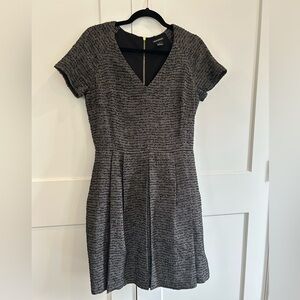 Club Monaco Dress Size 8 Flared Skirt With Pockets